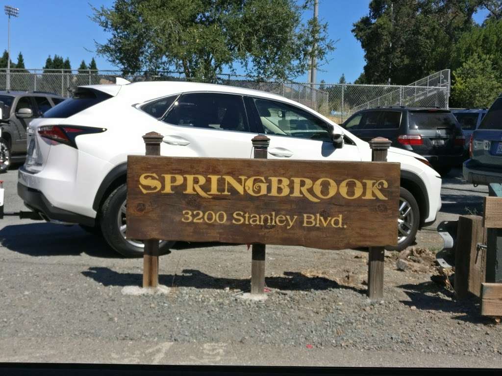 Springbrook Pool | 3200 Stanley Blvd, Lafayette, CA 94549, USA