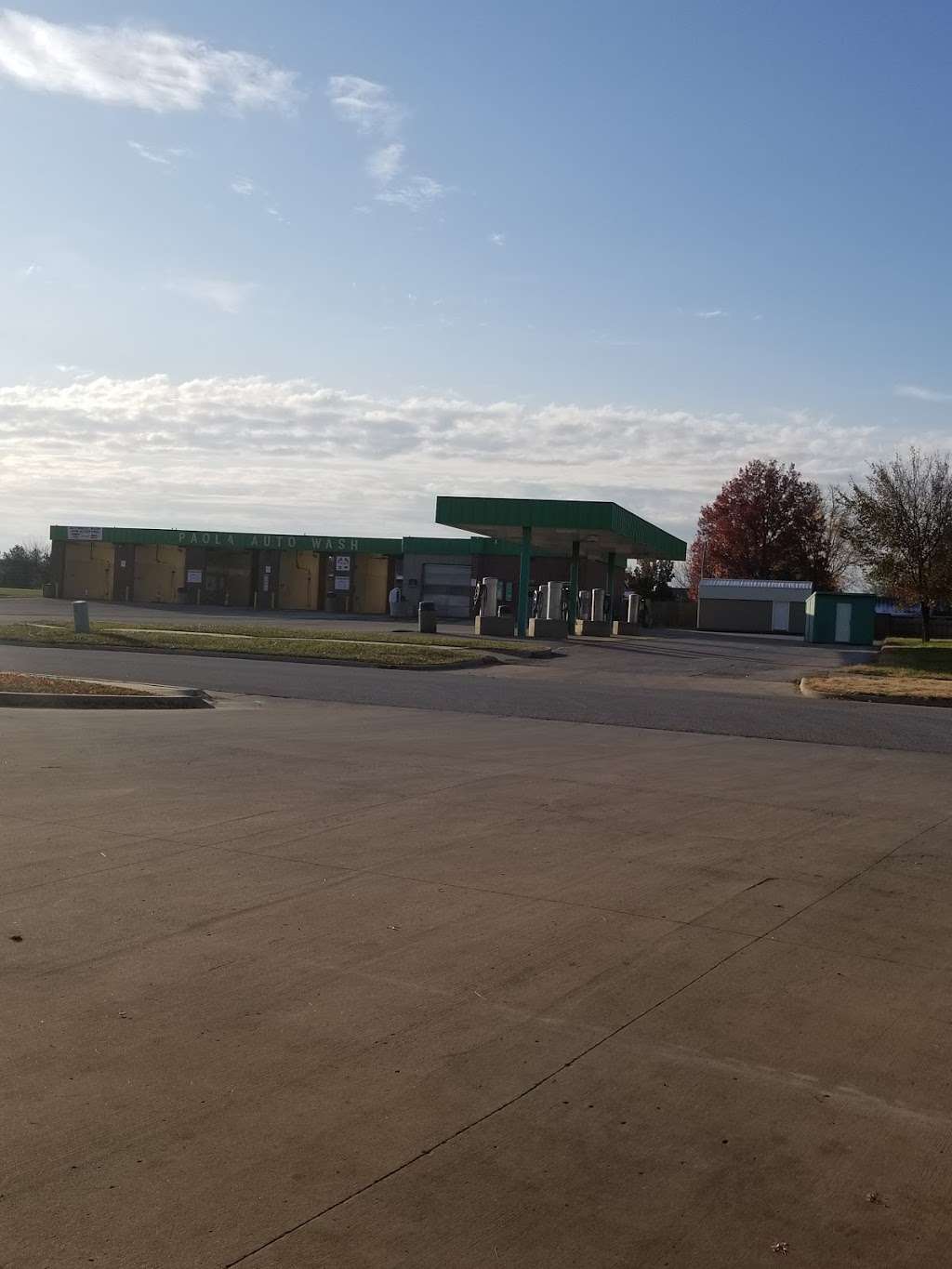 Paola Auto Wash | 1125 E Kaskaskia St, Paola, KS 66071, USA | Phone: (913) 259-4606