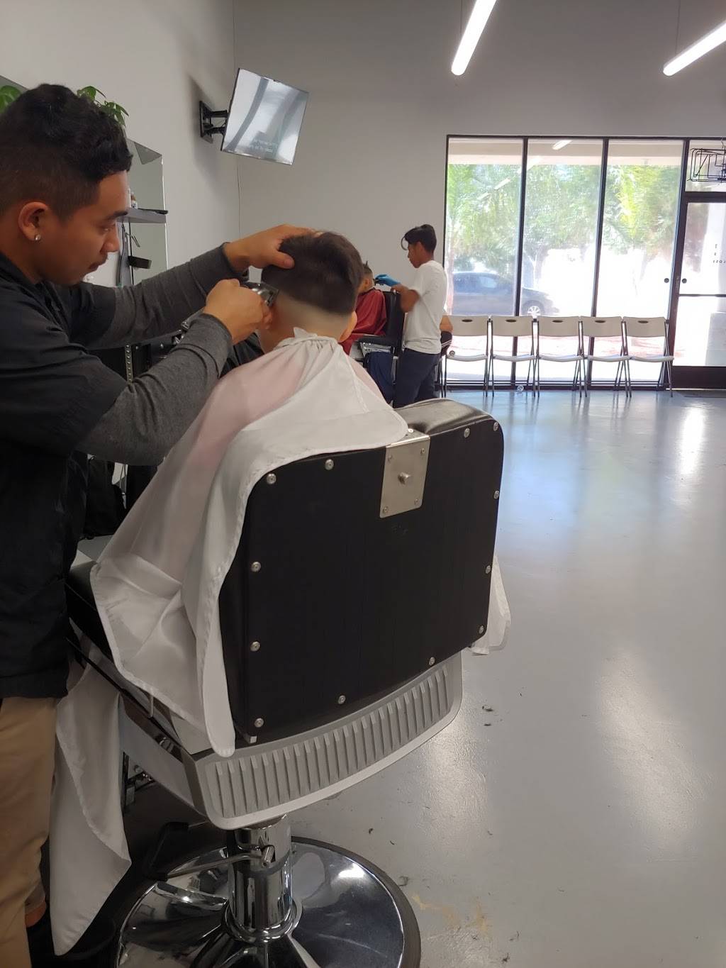 Amigos Barbershop | 15761 Tustin Village Way Ste 103, Tustin, CA 92780, USA | Phone: (714) 486-2402