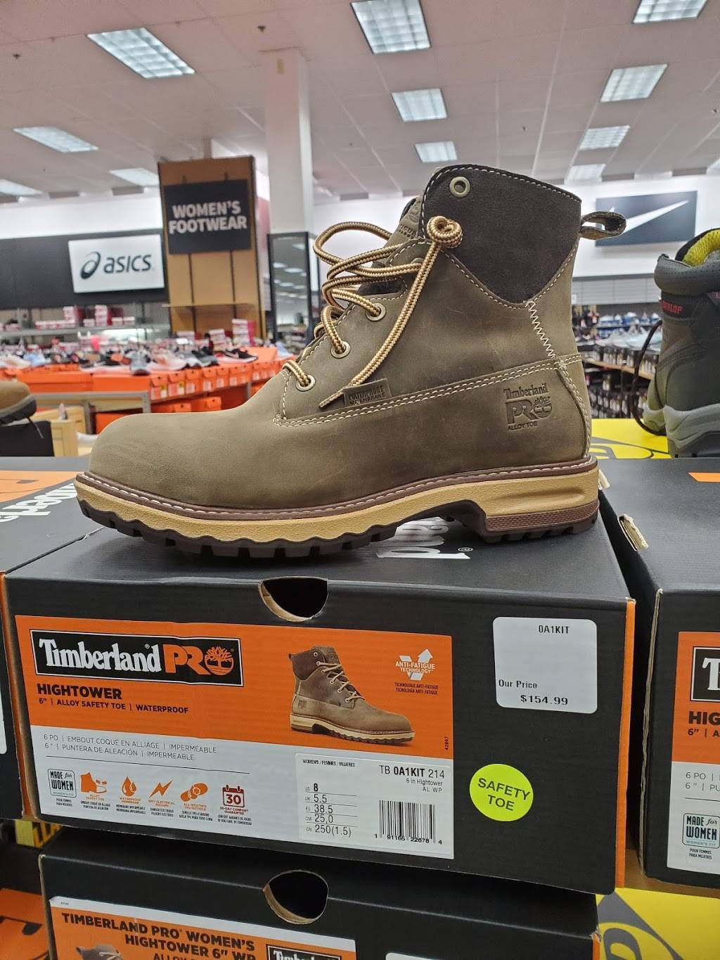 Bobs Stores Footwear & Apparel | 100 Mazzeo Dr, Randolph, MA 02368, USA | Phone: (781) 963-1930