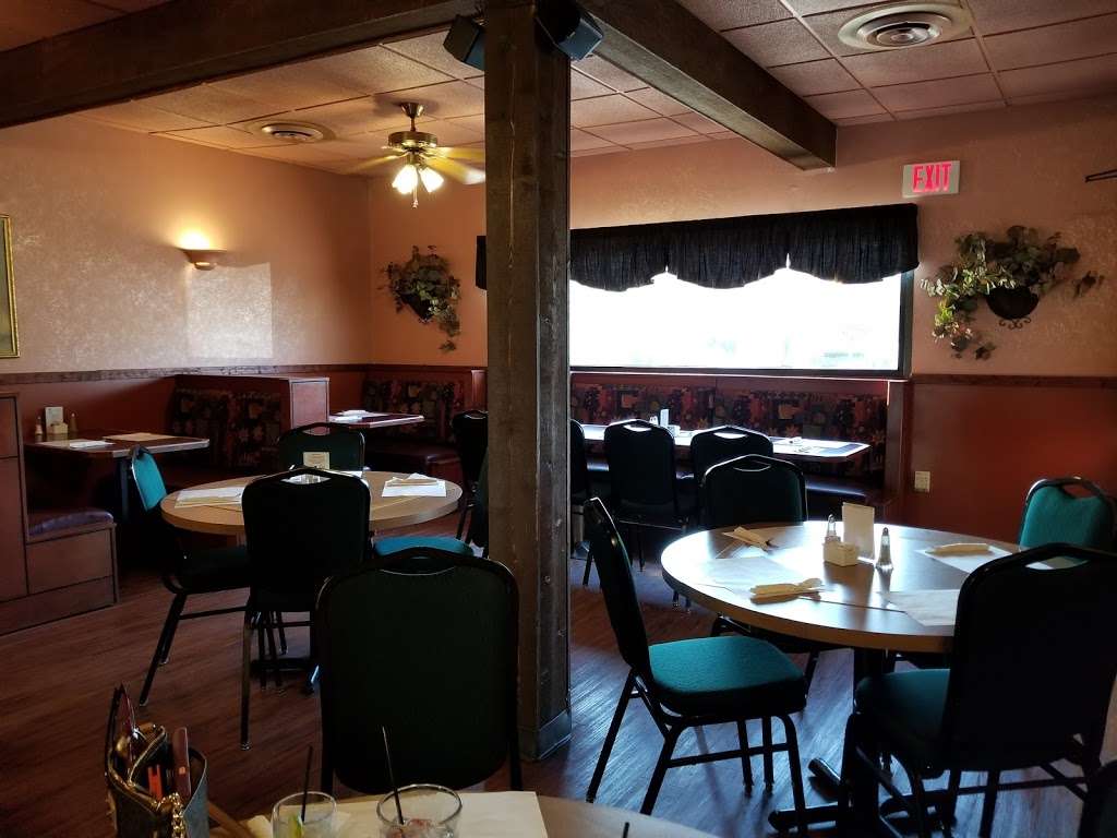 Spikes Lakeside Inn 2 | 21 E Joliet St, Schererville, IN 46375 | Phone: (219) 322-4444