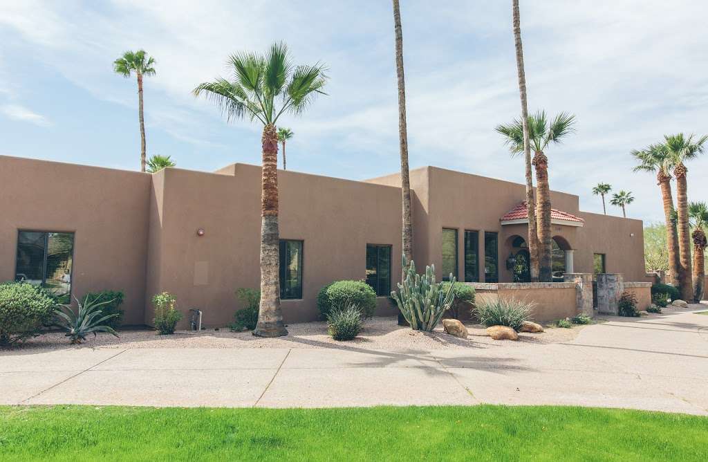 Oakmont Luxury Assisted Living Home | 5545 E Yucca St, Scottsdale, AZ 85254, USA | Phone: (480) 634-8773