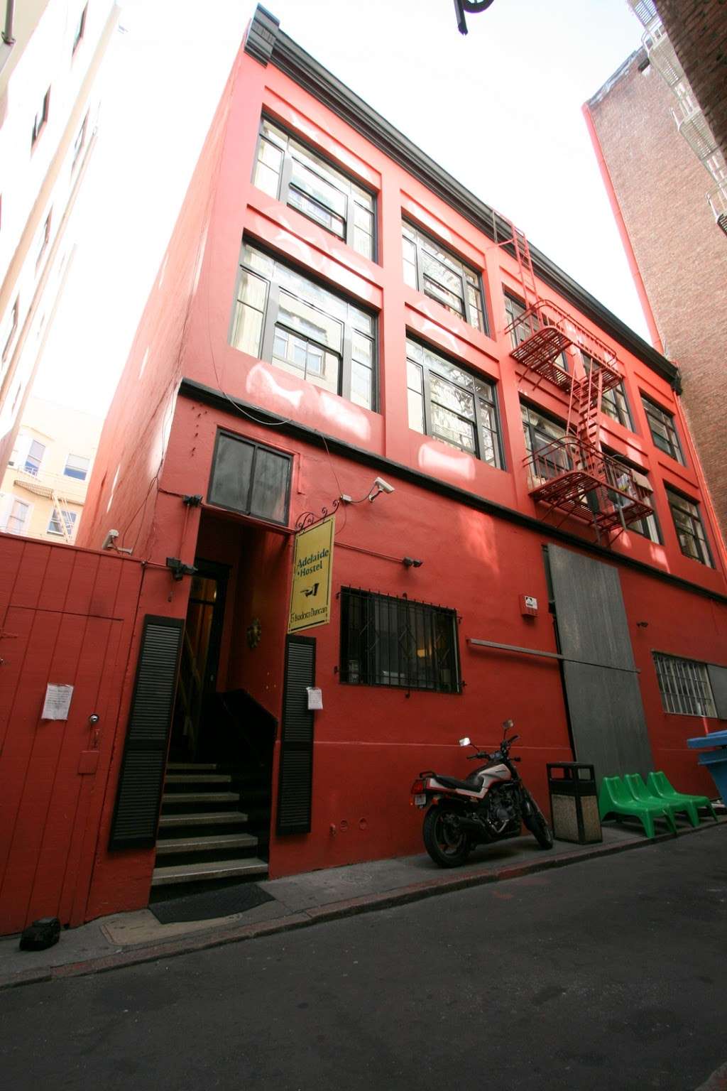 Adelaide Hostel | 5 Isadora Duncan Ln, San Francisco, CA 94102, USA | Phone: (415) 359-1915