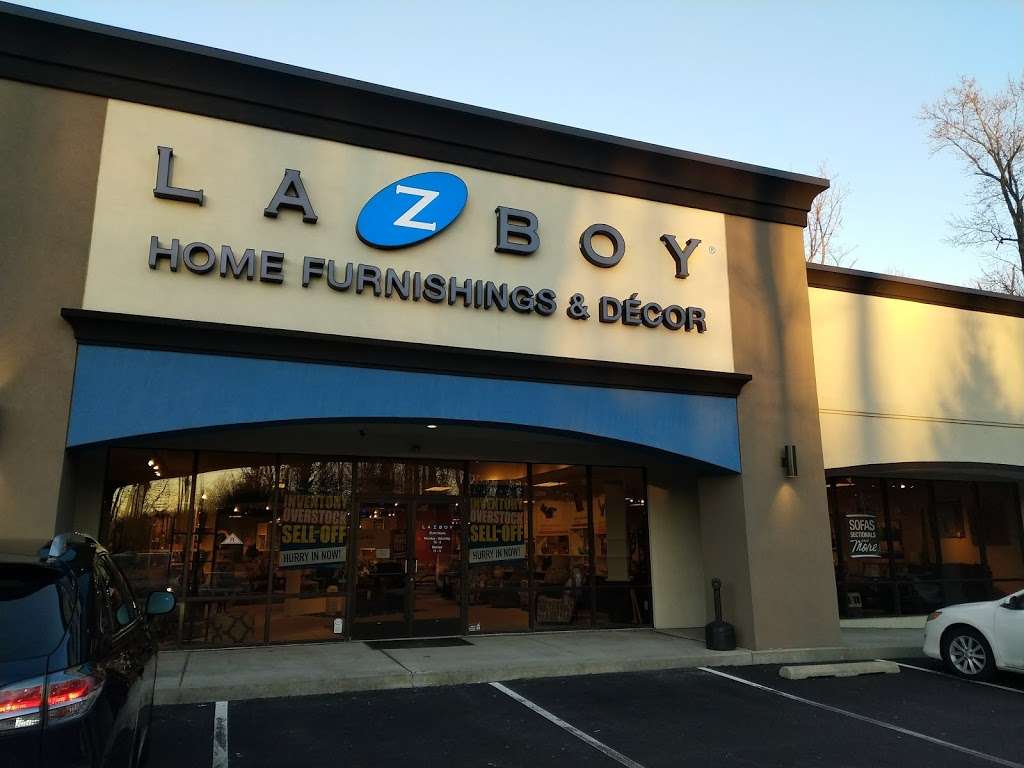 La-Z-Boy Home Furnishings & Décor | 4030 US-1, Monmouth Junction, NJ 08852, USA | Phone: (732) 951-9000