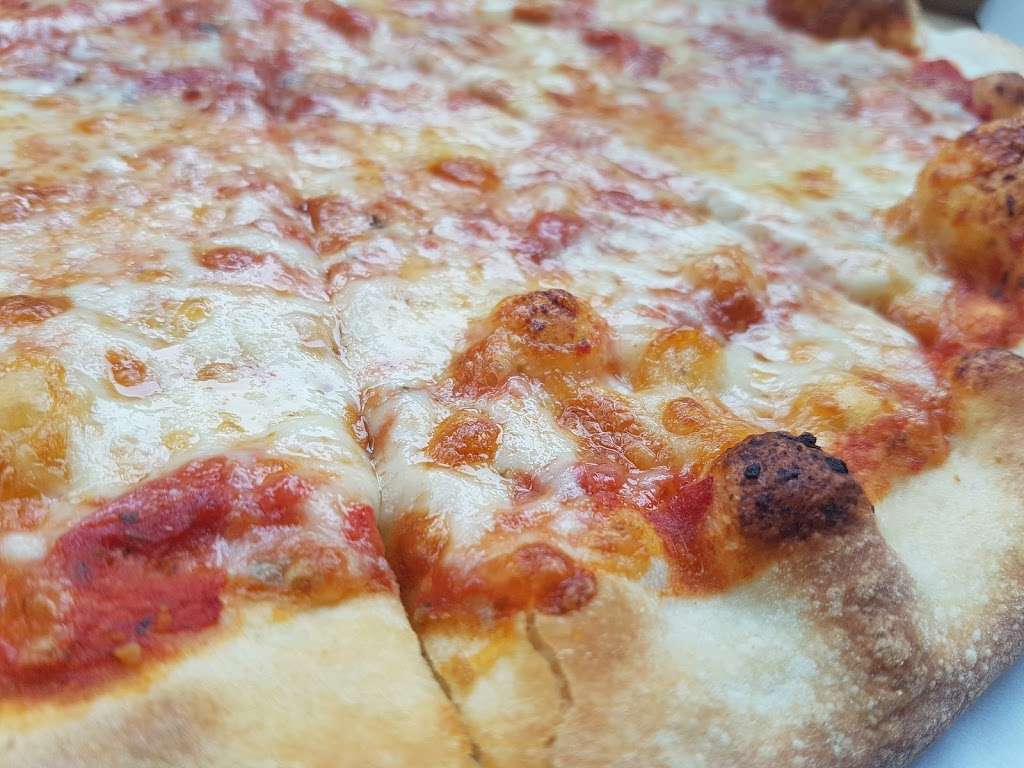 Francos Pizza & Pasta | 228 S Main St, Newtown, CT 06470, USA | Phone: (203) 270-3548