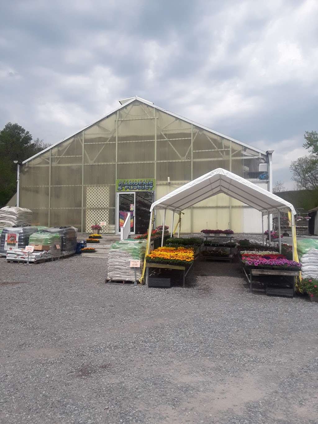 Mountainside Gardens | 311 S Main St, Boonsboro, MD 21713, USA | Phone: (301) 432-5129