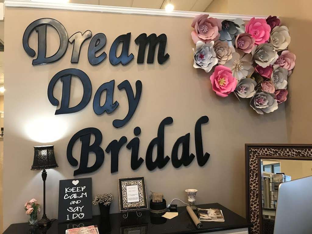 Dream Day Bridal Boutique | 19189 I-45 Suite M, Shenandoah, TX 77385, USA | Phone: (936) 321-2300