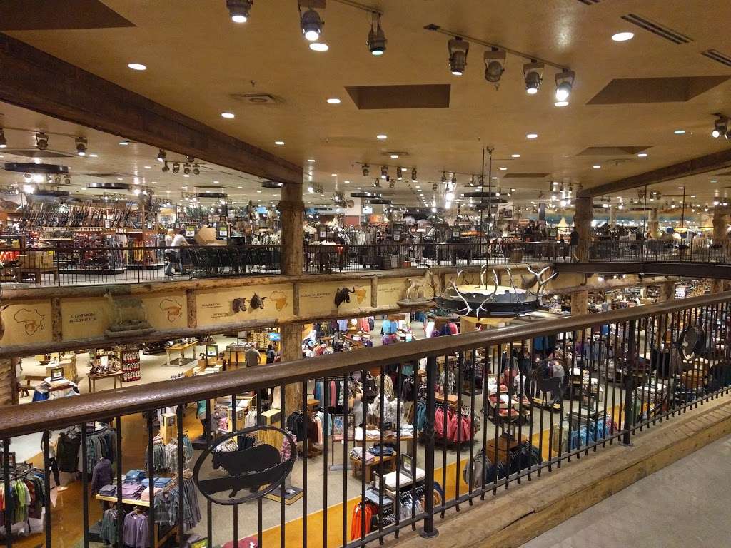 Bass Pro Shops | 8200 Dean Martin Dr, Las Vegas, NV 89139 | Phone: (702) 730-5200