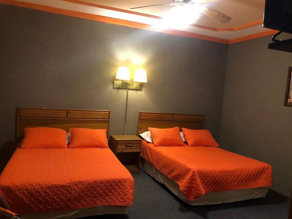 Hotel Real Ejecutivo | Calle Canales 2021, Sector Centro, 88000 Nuevo Laredo, Tamps., Mexico | Phone: 867 712 4425