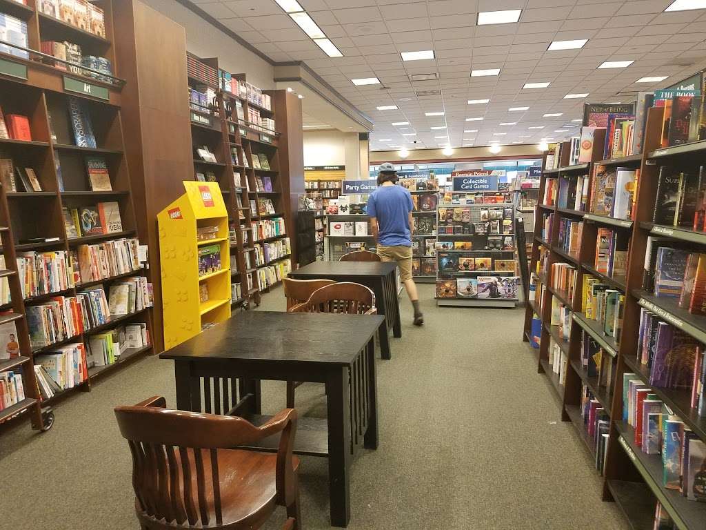 Barnes & Noble | 2621 Plainfield Rd, Joliet, IL 60435, USA | Phone: (815) 254-2253