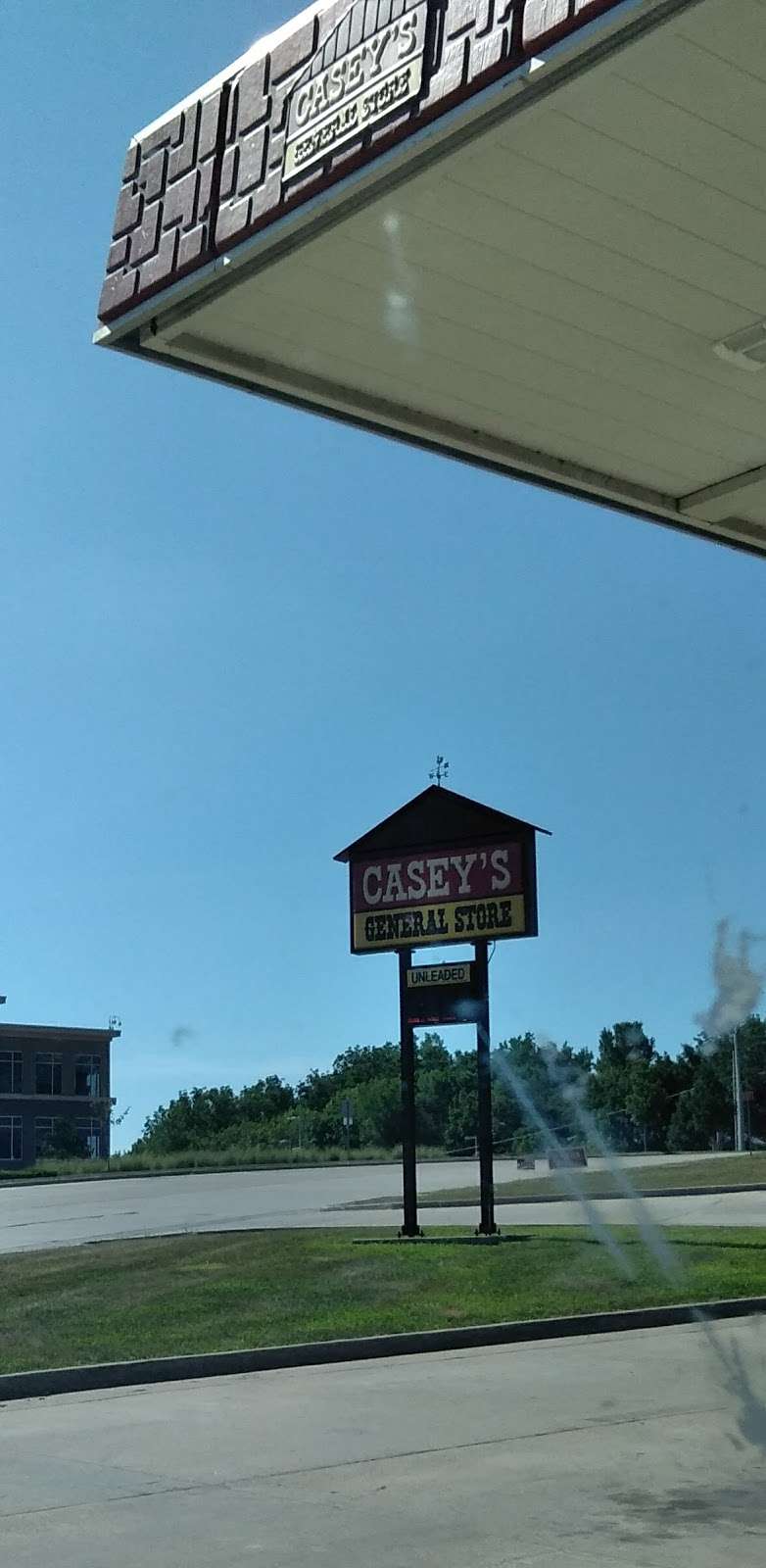 Caseys General Store | 2423 N Woodbine Rd, St Joseph, MO 64506, USA | Phone: (816) 676-0556