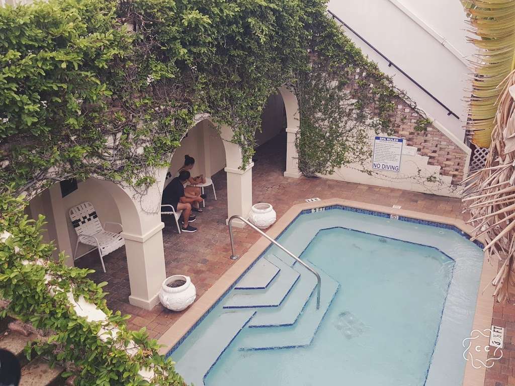 Courtyard Villa Hotel | 4312 El Mar Dr, Lauderdale-By-The-Sea, FL 33308 | Phone: (954) 489-9870