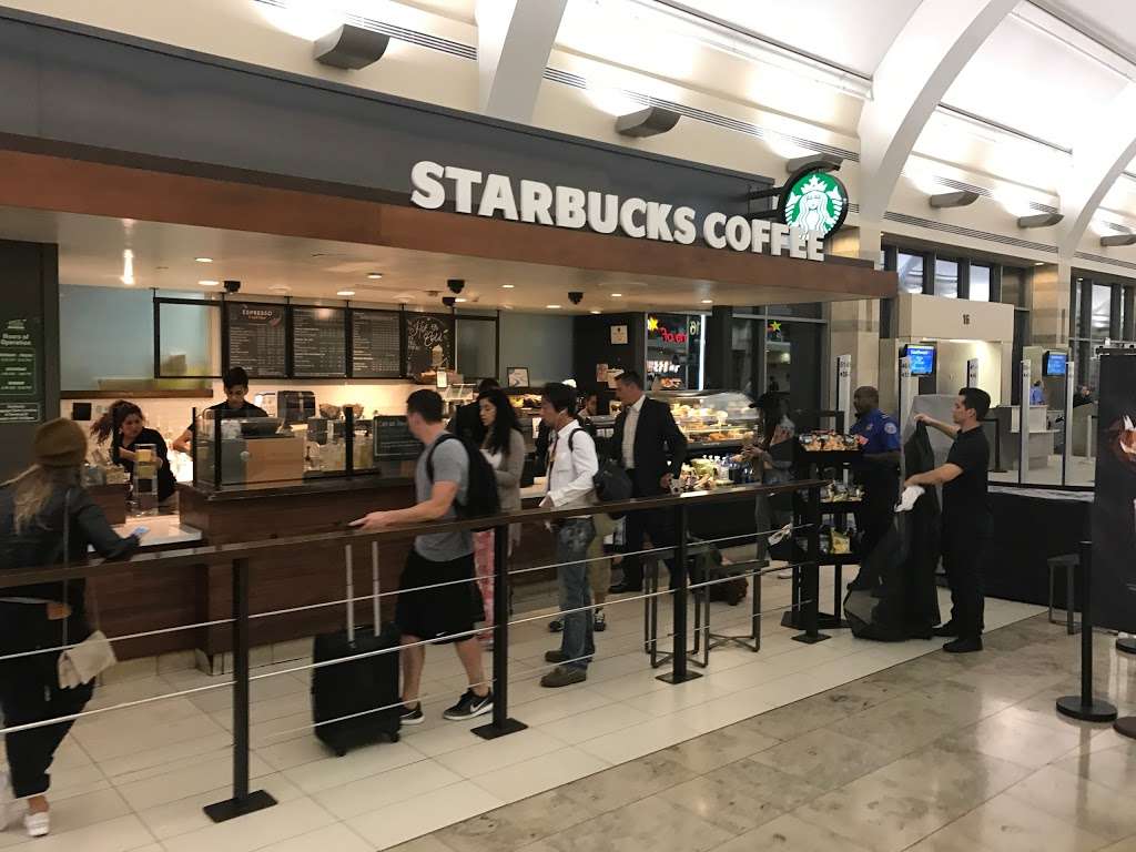 Starbucks | 18601 Airport Way #135, Santa Ana, CA 92707, USA | Phone: (949) 252-6125
