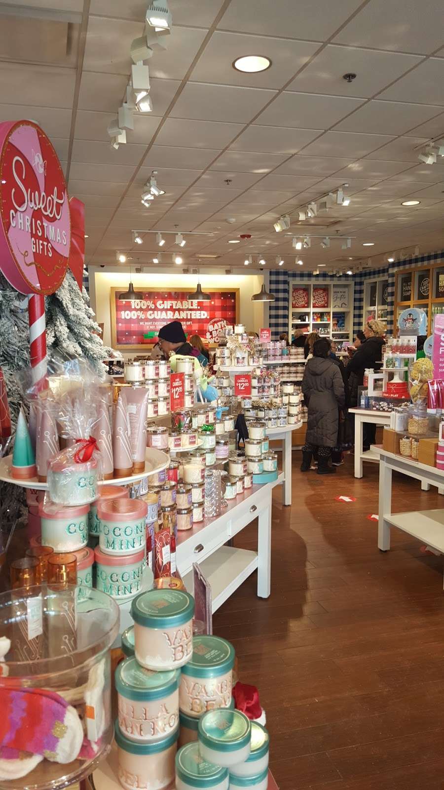 Bath & Body Works | 320 Army Trail Rd, Carol Stream, IL 60188, USA | Phone: (630) 893-8011