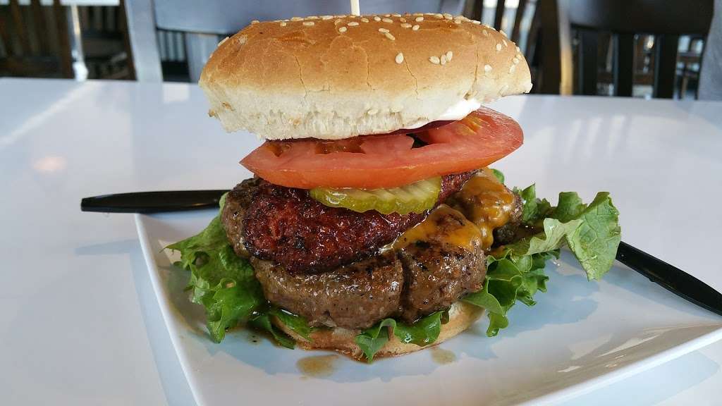 Delicious Big Ds Burgers inc | 10722 Beverly Blvd SUITE V, Whittier, CA 90601, USA | Phone: (562) 692-4000