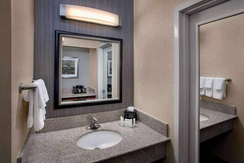 Courtyard by Marriott Boston Foxborough/Mansfield | 35 Foxborough Blvd, Foxborough, MA 02035 | Phone: (508) 543-5222