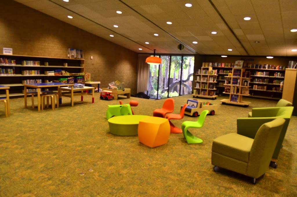 Chevy Chase Library | 3301 E Chevy Chase Dr, Glendale, CA 91206, USA | Phone: (818) 548-2046