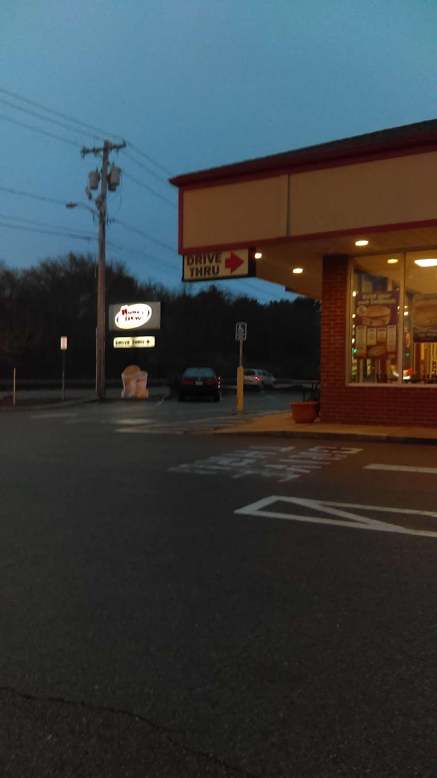 Honey Dew Donuts | 1485 Pleasant St, Bridgewater, MA 02324, USA | Phone: (508) 697-2800