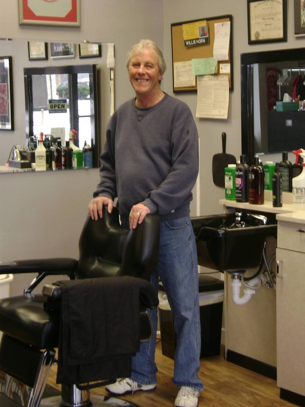 Willies Barber Salon | 5858 Westerville Rd B, Westerville, OH 43081, USA | Phone: (614) 882-2885