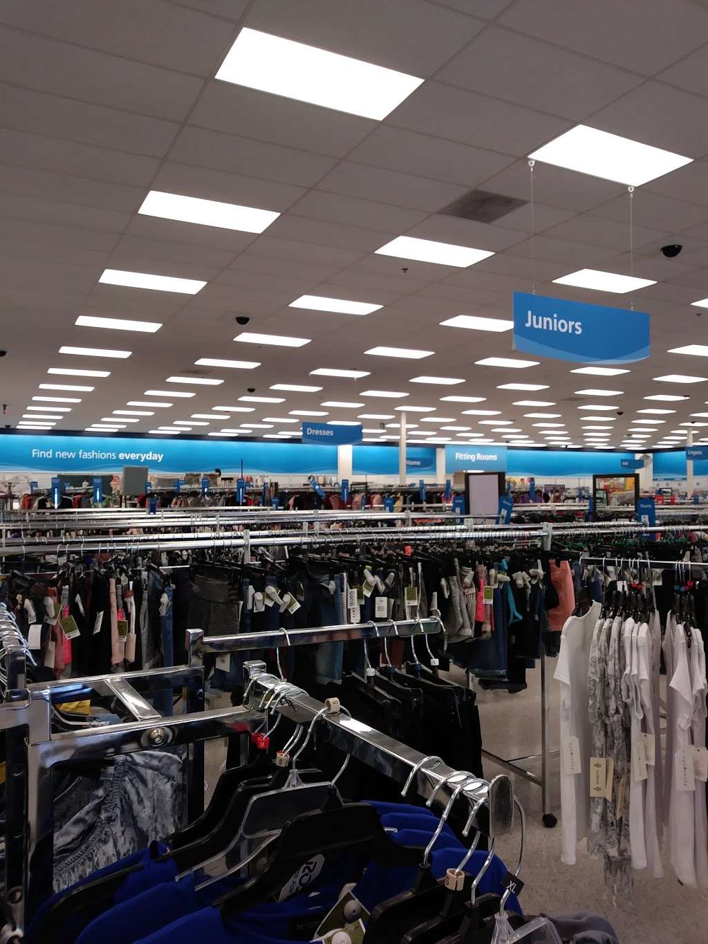 Ross Dress for Less | 20352 US Highway 18, Apple Valley, CA 92307, USA | Phone: (760) 961-2183