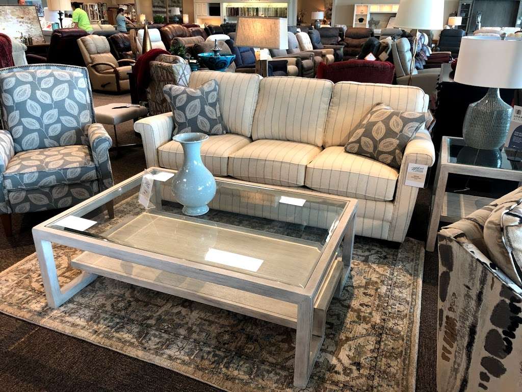 Whites Furniture & Accessories | 13970 US-441, Summerfield, FL 34491, USA | Phone: (352) 245-8400