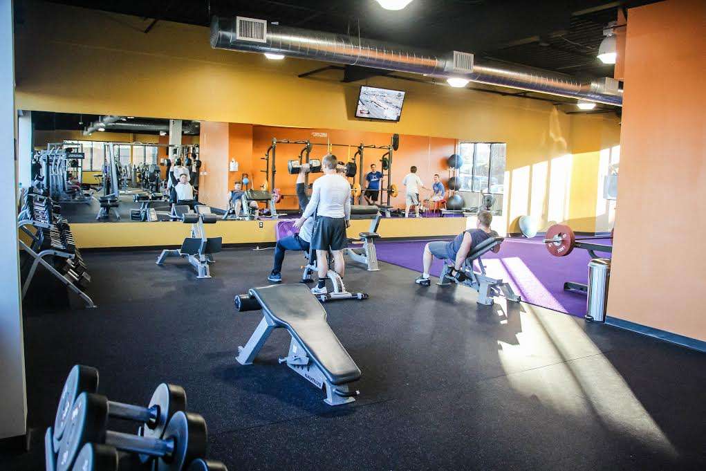 Anytime Fitness | 100 E Kansas St, Lansing, KS 66043, USA | Phone: (913) 364-4455