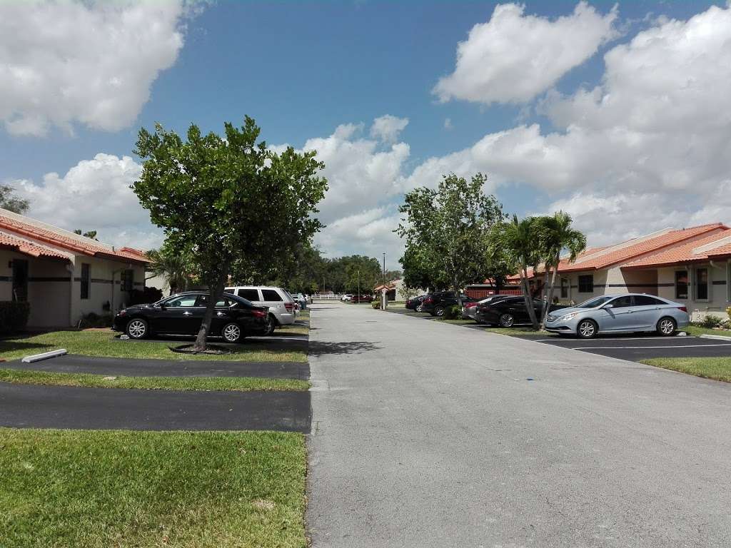 Forest Lake Park | 5700 SW 113th Ave, Cooper City, FL 33330 | Phone: (954) 434-4300