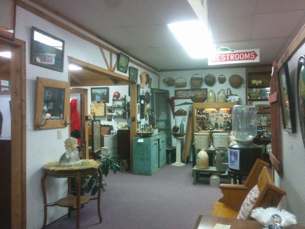 Enchanted Frog Antiques | 7950 MO-116, Lathrop, MO 64465 | Phone: (816) 740-6933