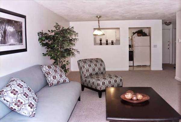 Abington Glen Apartments | 500 N Quincy St, Abington, MA 02351, USA | Phone: (781) 857-2080