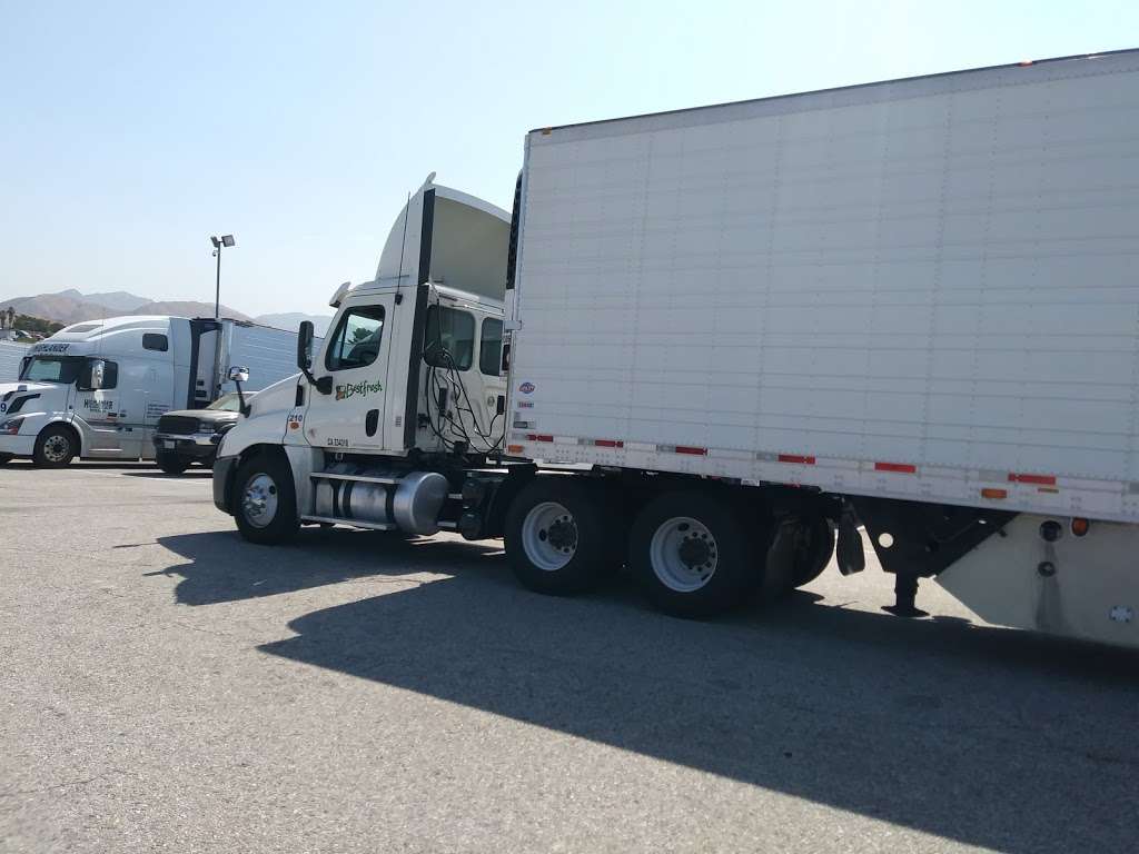 Desmonds Truck Storage | 12000 Paxton St, Lake View Terrace, CA 91342, USA | Phone: (818) 847-9590