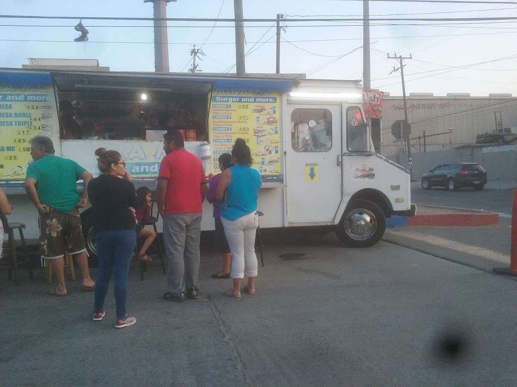 Hamburgesas Y Tortas Miramc | María Antonieta Ponds 3635, Miramar, 22526 Tijuana, B.C., Mexico