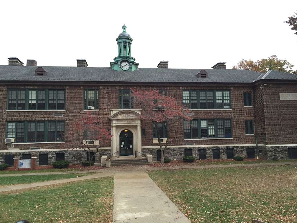 Eleanor Van Gelder Elementary School | 251 Undercliff Ave, Edgewater, NJ 07020, USA | Phone: (201) 945-4106