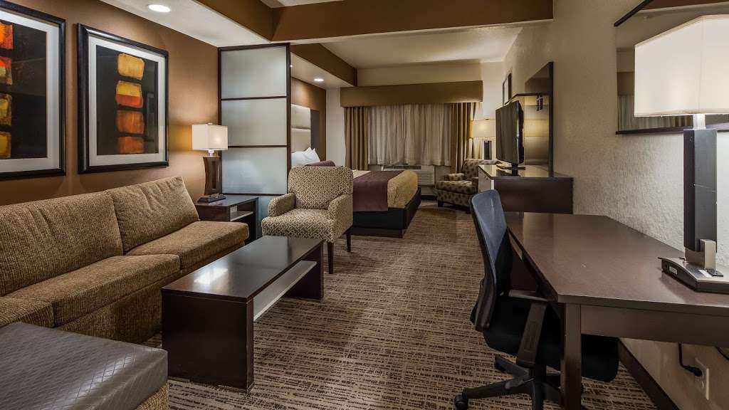 Best Western Plus Lackland Hotel & Suites | 3635 Crooked Trail, San Antonio, TX 78227, USA | Phone: (210) 298-8880