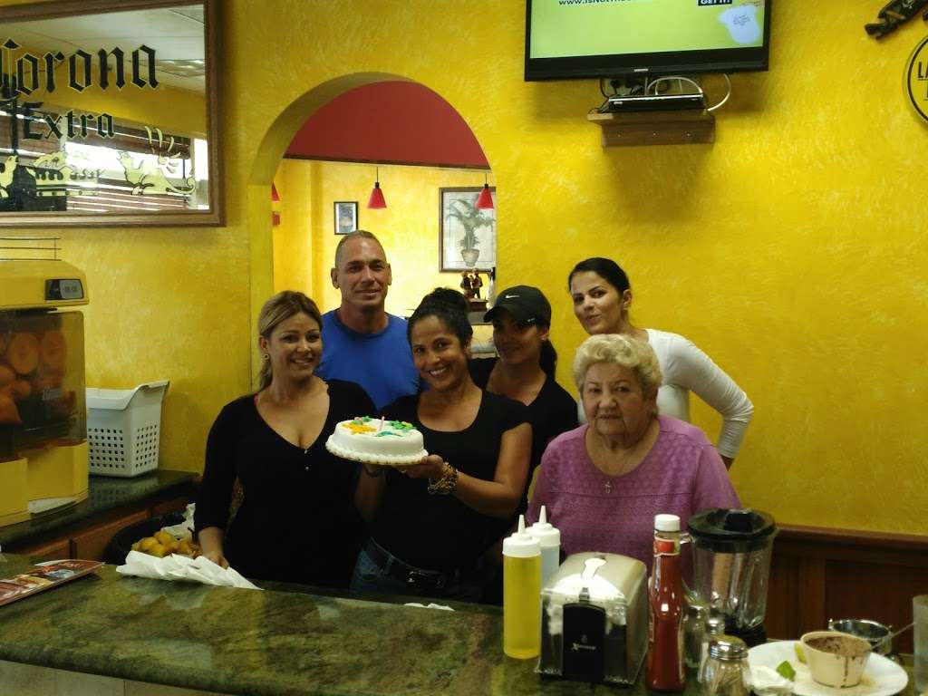 Las Mercedes Restaurant | 10505 NW 112th Ave, Miami, FL 33178, USA | Phone: (305) 888-8677