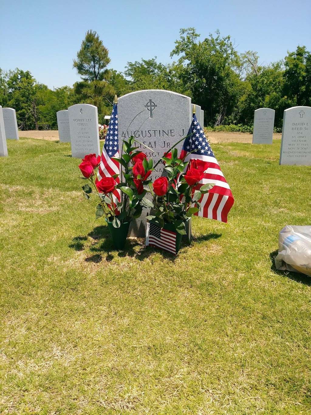 Dallas-Fort Worth National Cemetery | 2000 Mountain Creek Pkwy, Dallas, TX 75211, USA | Phone: (214) 467-3374