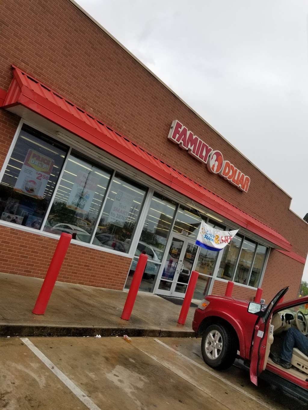 Family Dollar | 10803 Will Clayton Pkwy, Humble, TX 77338, USA | Phone: (281) 312-1019