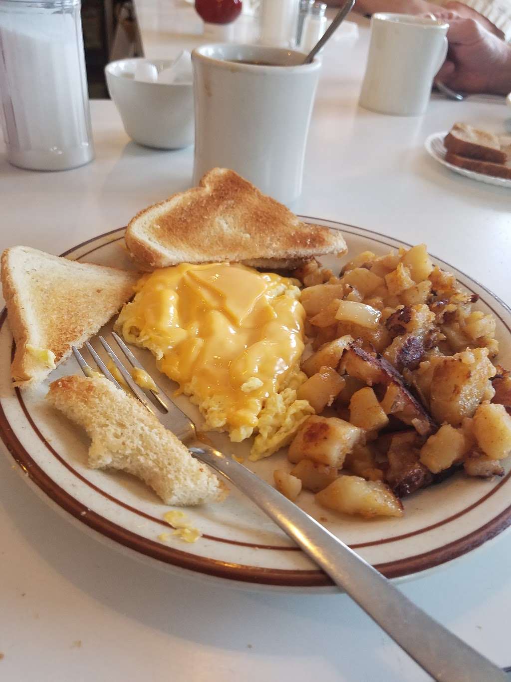 Karens Diner | 56 NY-22, Pawling, NY 12564, USA | Phone: (845) 878-6654