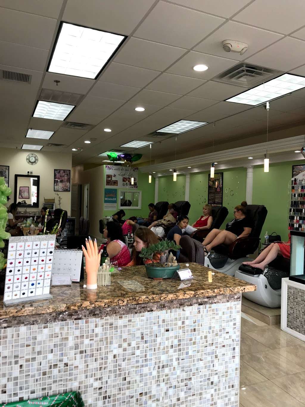 Vivis Nails & Spa1 | 1249 Melville Rd, Farmingdale, NY 11735 | Phone: (631) 396-0776