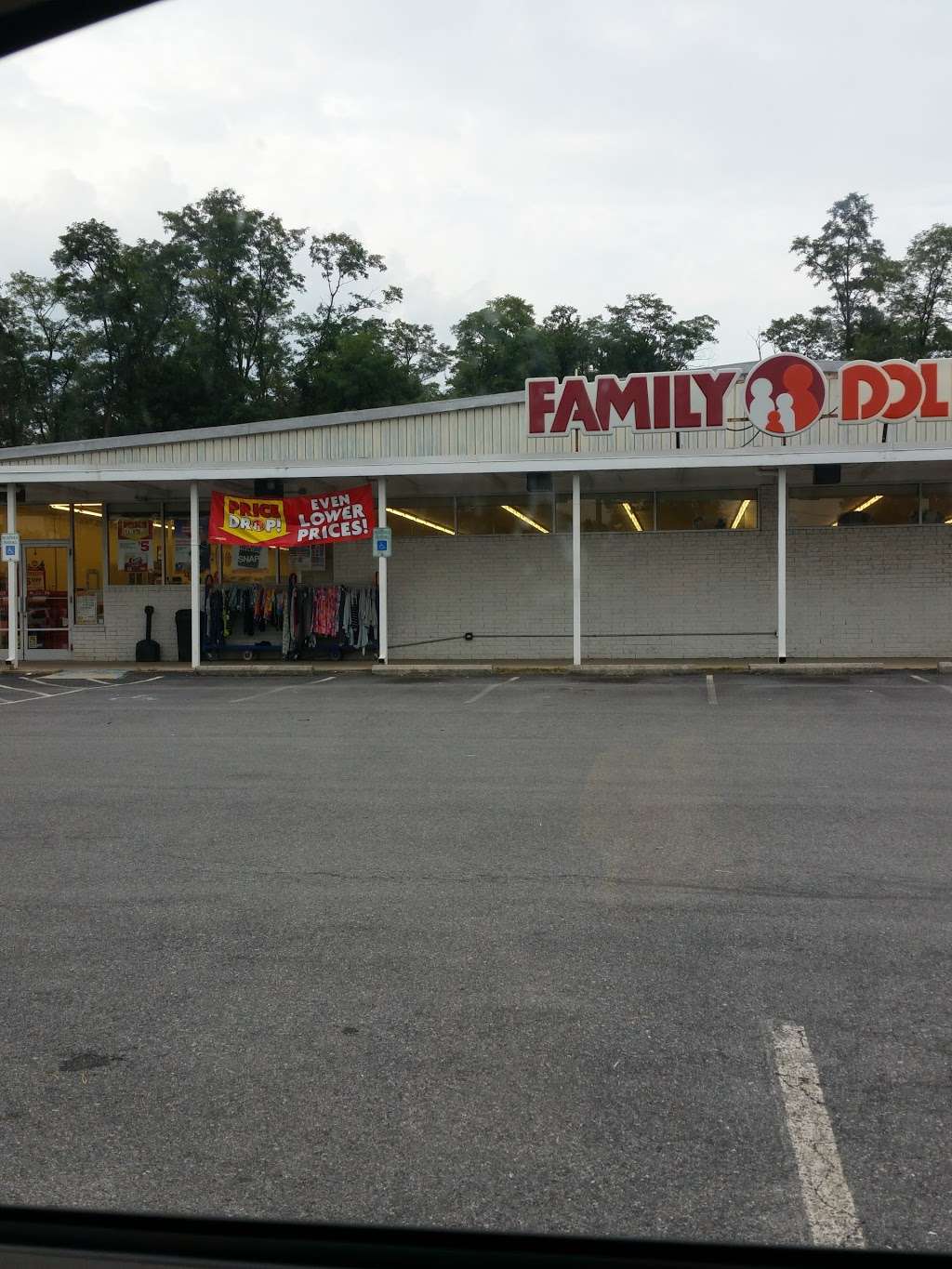 Family Dollar | 4015 Lincoln Way E, Fayetteville, PA 17222, USA | Phone: (717) 352-2316