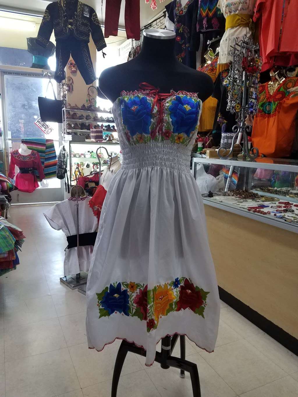 Artesanias tapatias Kool | 1690 Story Rd suite #125, San Jose, CA 95122, USA | Phone: (408) 809-6066