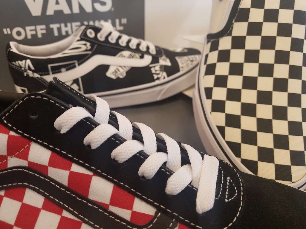 Famous Footwear | THE QUAD AT WHITTIER, 13460 Whittier Blvd, Whittier, CA 90605, USA | Phone: (562) 907-9624