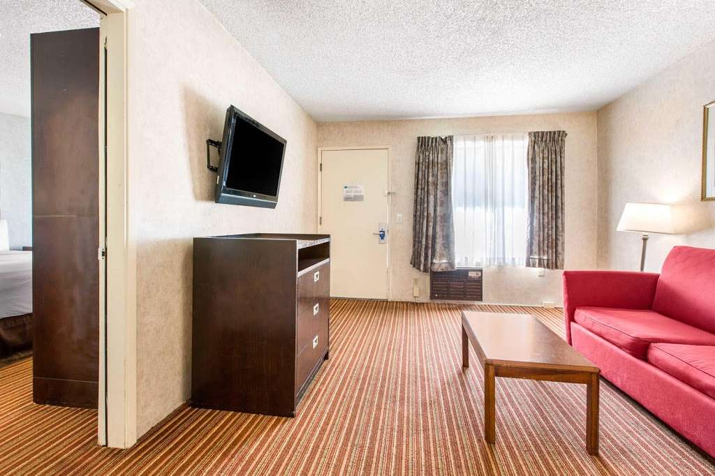 Rodeway Inn & Suites El Cajon San Diego East | 1250 El Cajon Blvd, El Cajon, CA 92020, USA | Phone: (619) 588-8808