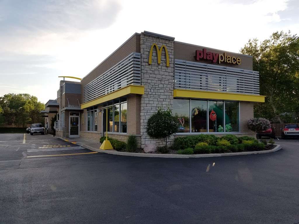 McDonalds | 665 IL-83, Mundelein, IL 60060, USA | Phone: (847) 949-7007