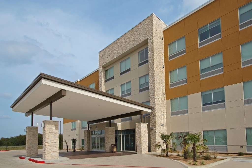 Holiday Inn Express & Suites Brookshire - Katy Freeway | 34103 Katy Fwy, Brookshire, TX 77423, USA | Phone: (281) 934-2229