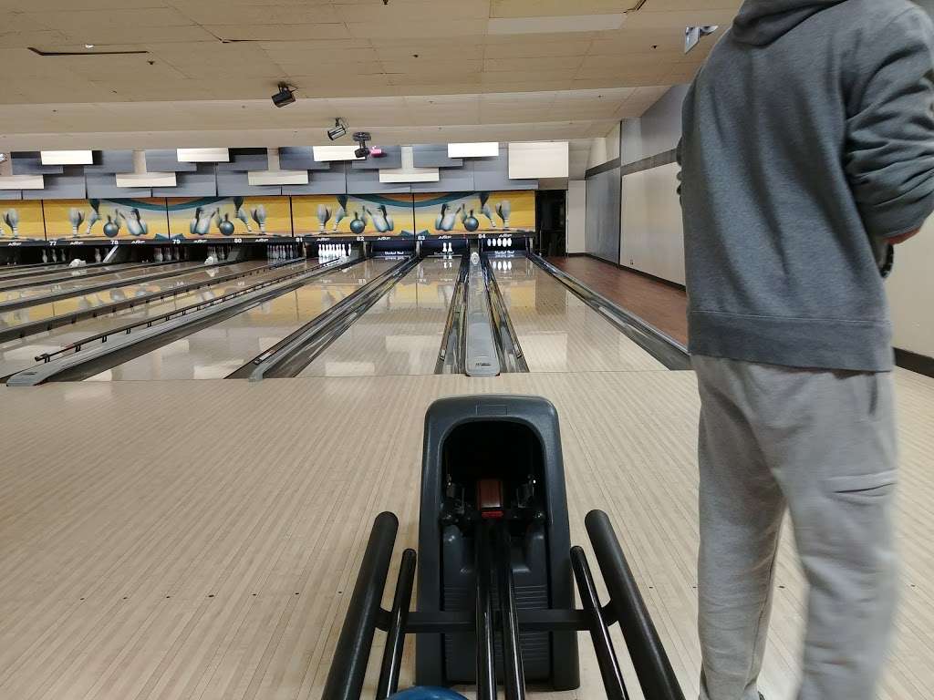 Stardust Bowl 37 E Lorraine Ave Addison Il 60101 Usa