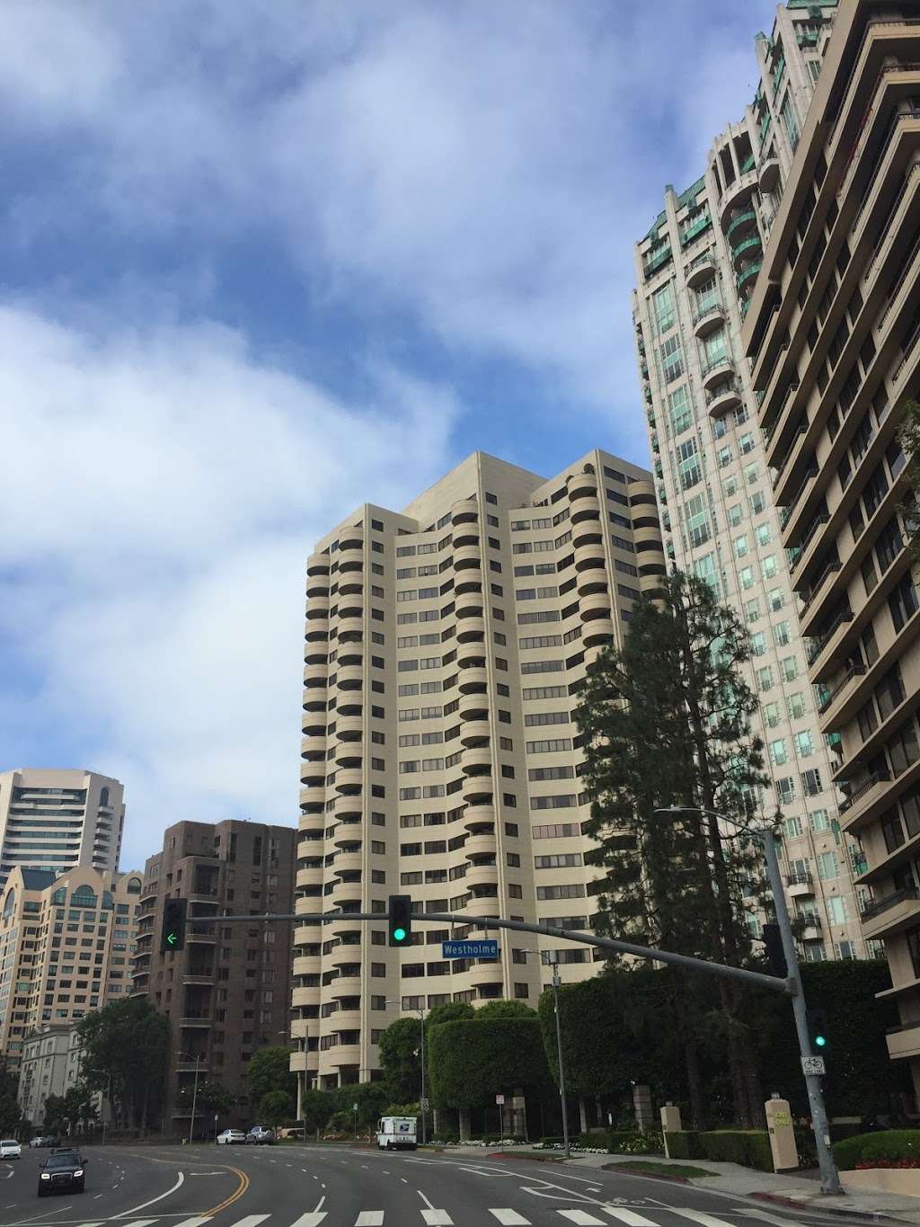 Wilshire Blvd. & Westholme Ave. | Los Angeles, CA 90024, USA