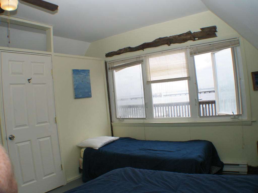 NYC Waterfront Home Vacation Rental | 10-08 Church Rd, Broad Channel, NY 11693 | Phone: (917) 346-9539