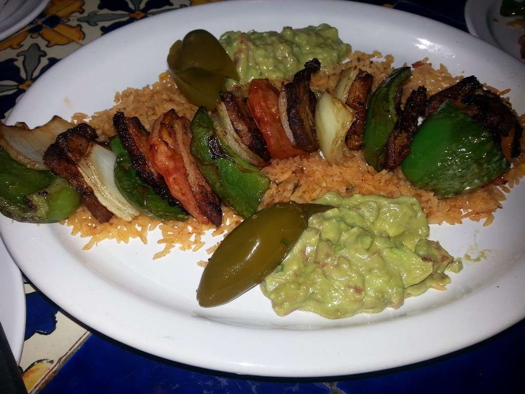 Los Toros Mexican Restaurant | 21743 Devonshire St, Chatsworth, CA 91311, USA | Phone: (818) 882-3080