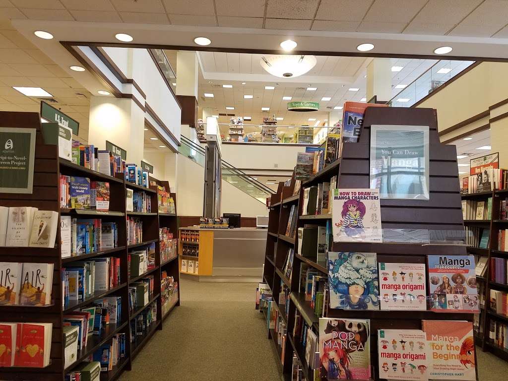 Barnes & Noble | 2800 Clarendon Blvd, Arlington, VA 22201, USA | Phone: (703) 248-8244