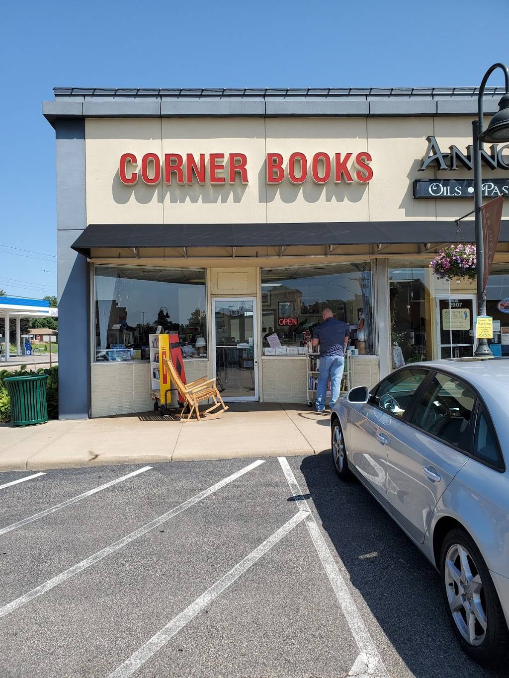 Corner Books | 2903 Pentagon Dr, Minneapolis, MN 55418, USA | Phone: (612) 788-6570